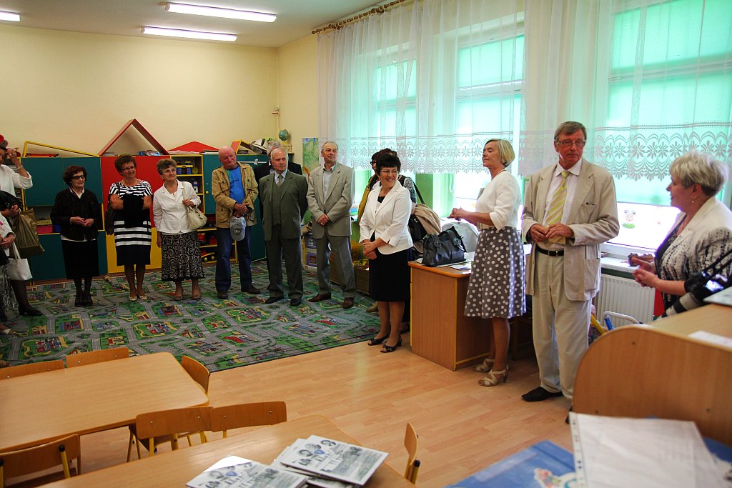 Po 50 latach wrócili do szkoły