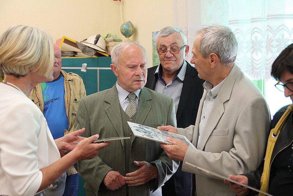 Po 50 latach wrócili do szkoły