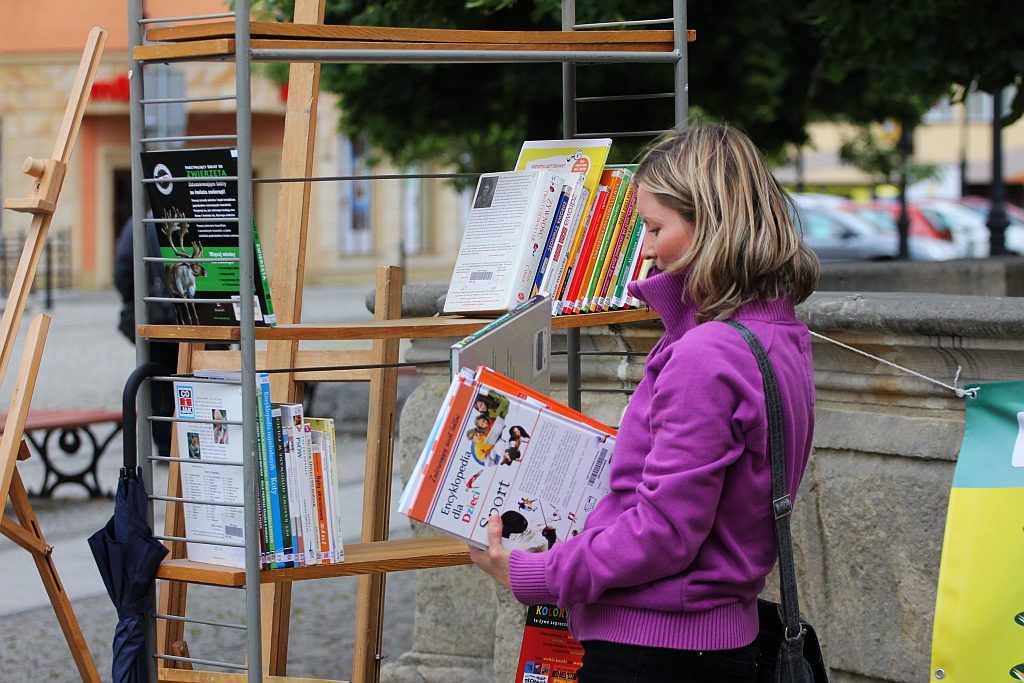 Warsztaty malarskie i Bazar kultury