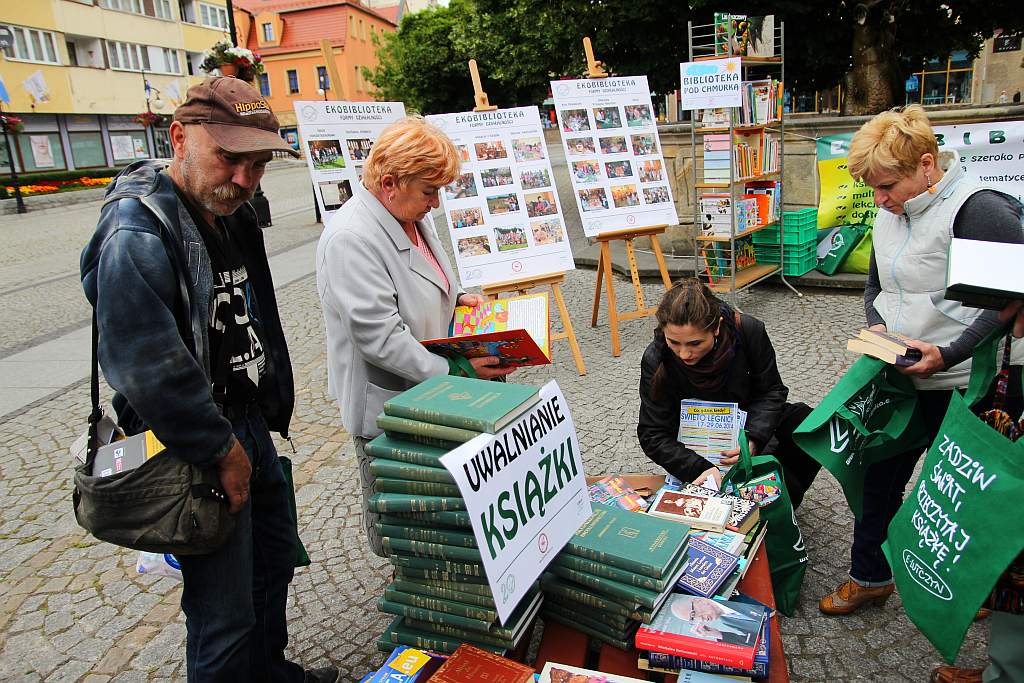 Warsztaty malarskie i Bazar kultury
