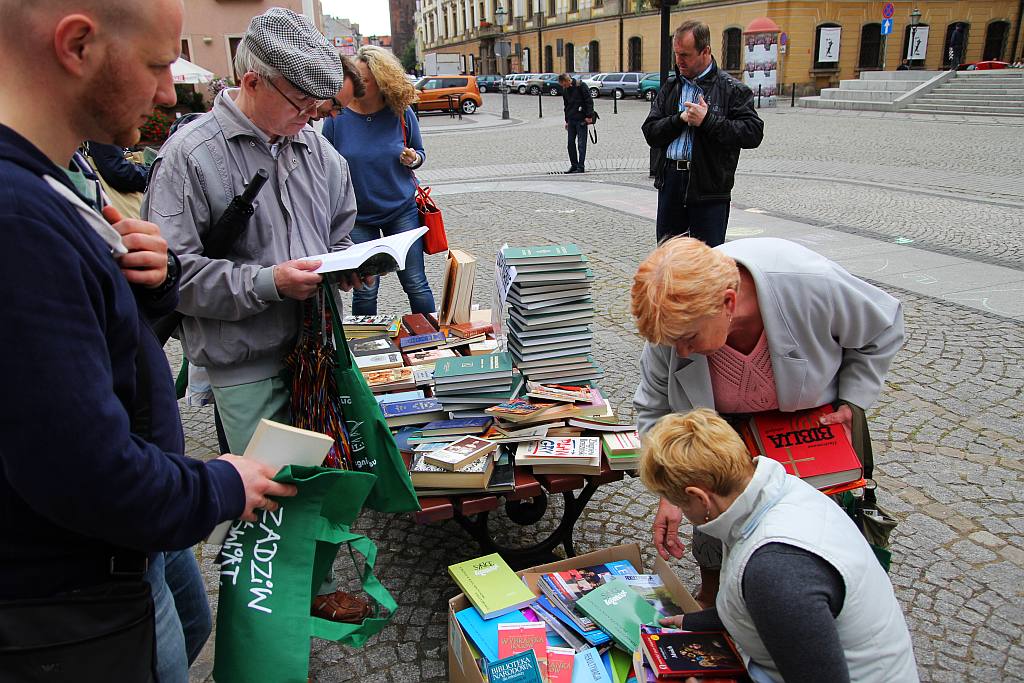 Warsztaty malarskie i Bazar kultury
