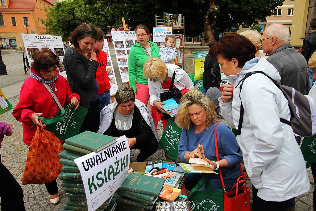 Warsztaty malarskie i Bazar kultury