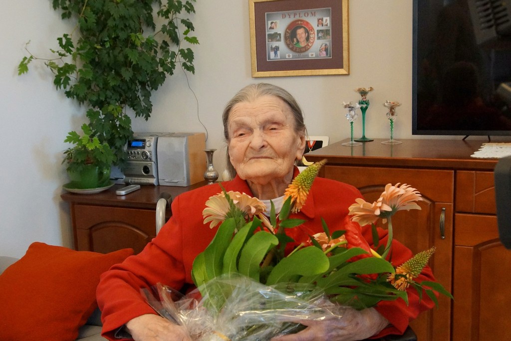 Ma sto lat i recytuje Mickiewicza