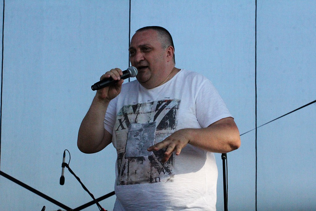 Raz, dwa, w górę ręce!
