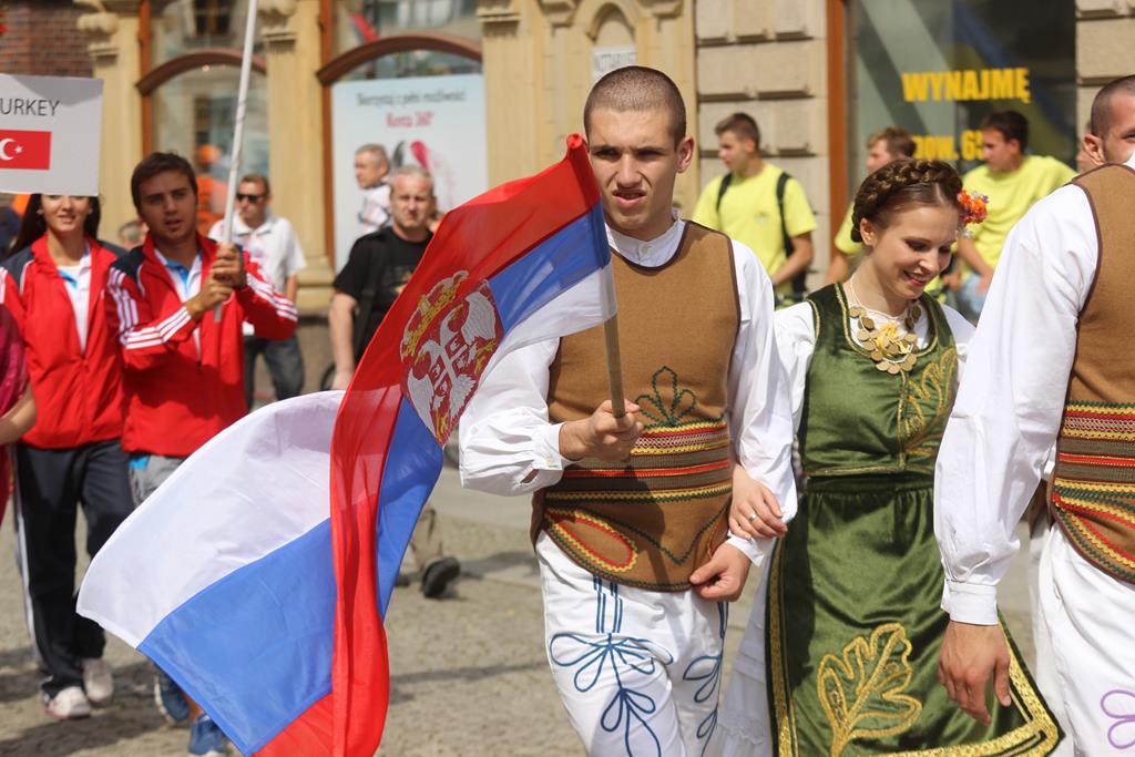 Egzotyczny korowód na legnickim Rynku