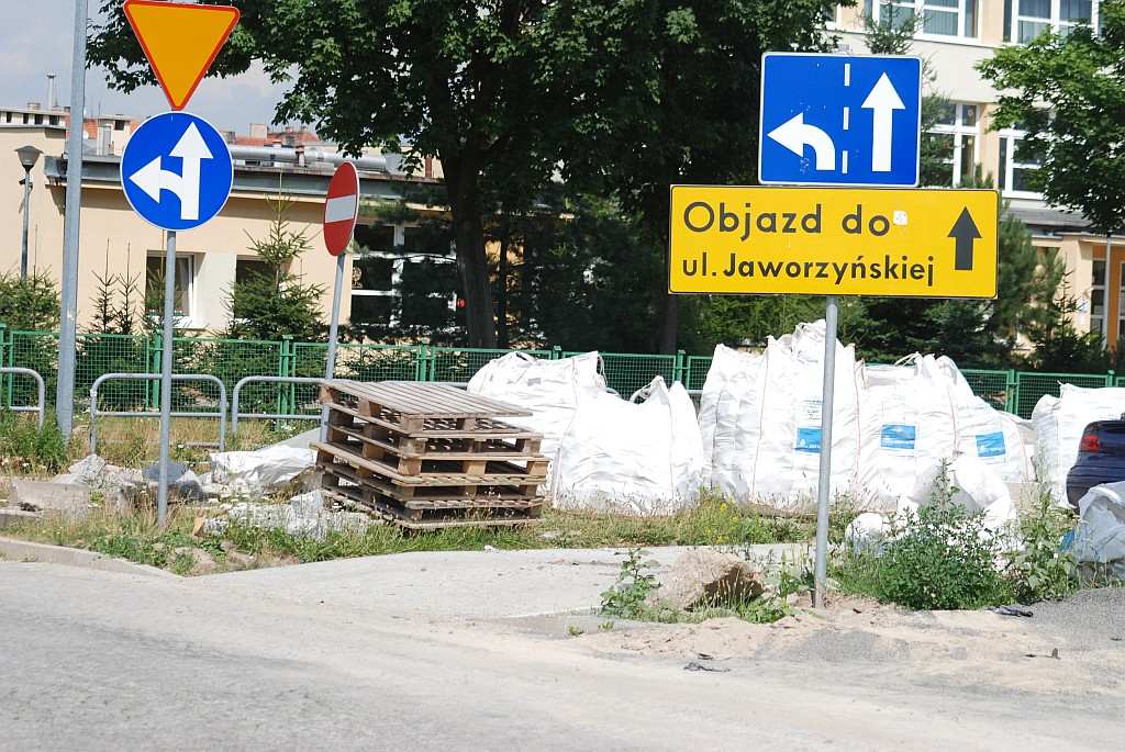 Remont skrzyżowania ulic Jaworzyńskiej i Grabskiego