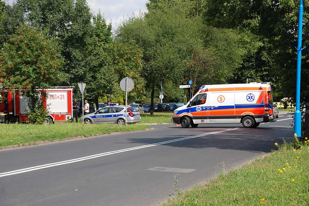 BMW i Volkswagen zderzyły się na skrzyżowaniu