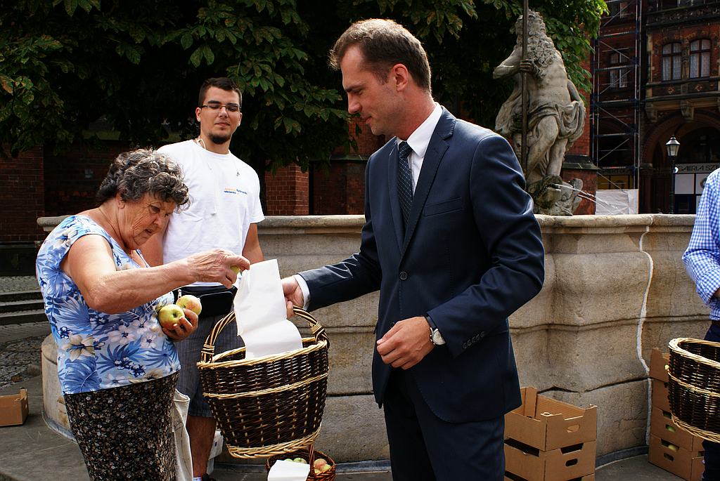 Rabczenko na złość Putinowi rozdawał jabłka
