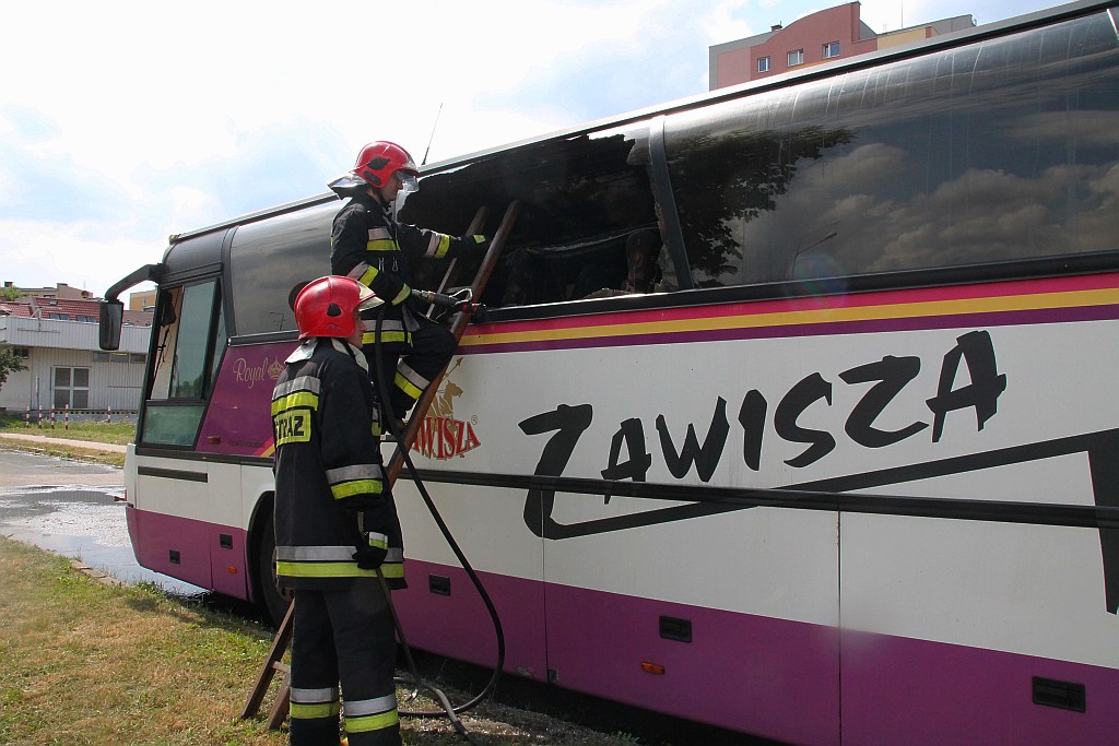 Autobus Zawiszy w ogniu