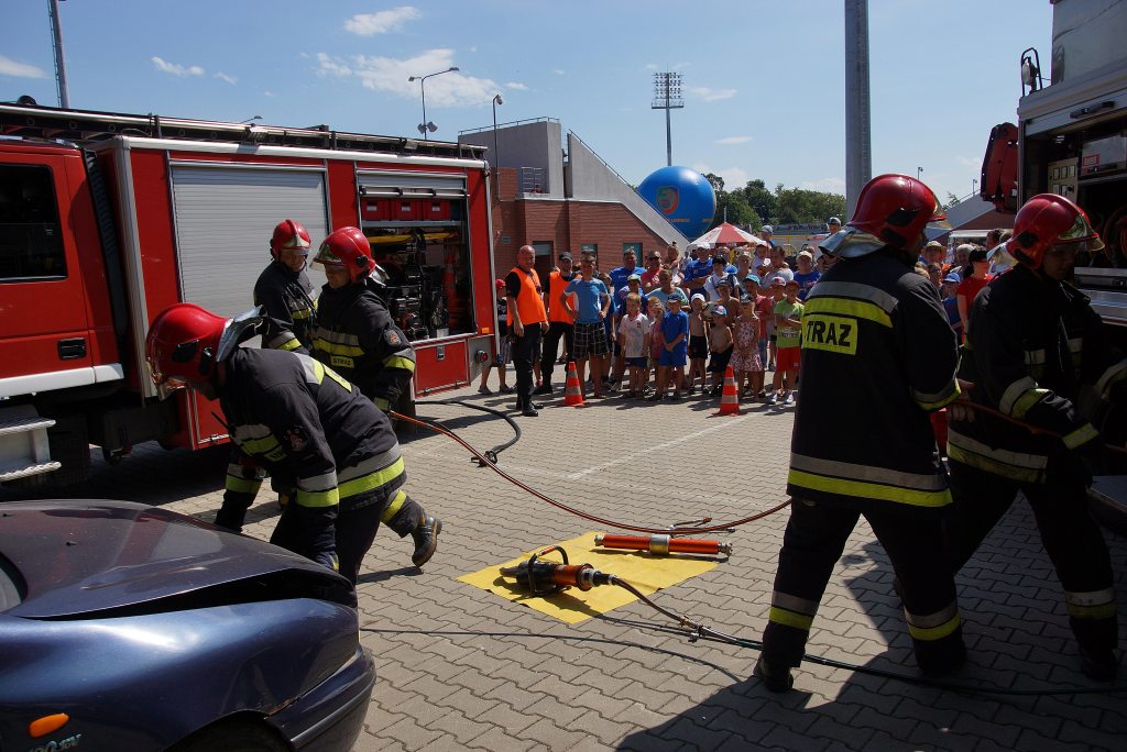 Pokaz ratownictwa na Stadionie im.Orła Białego