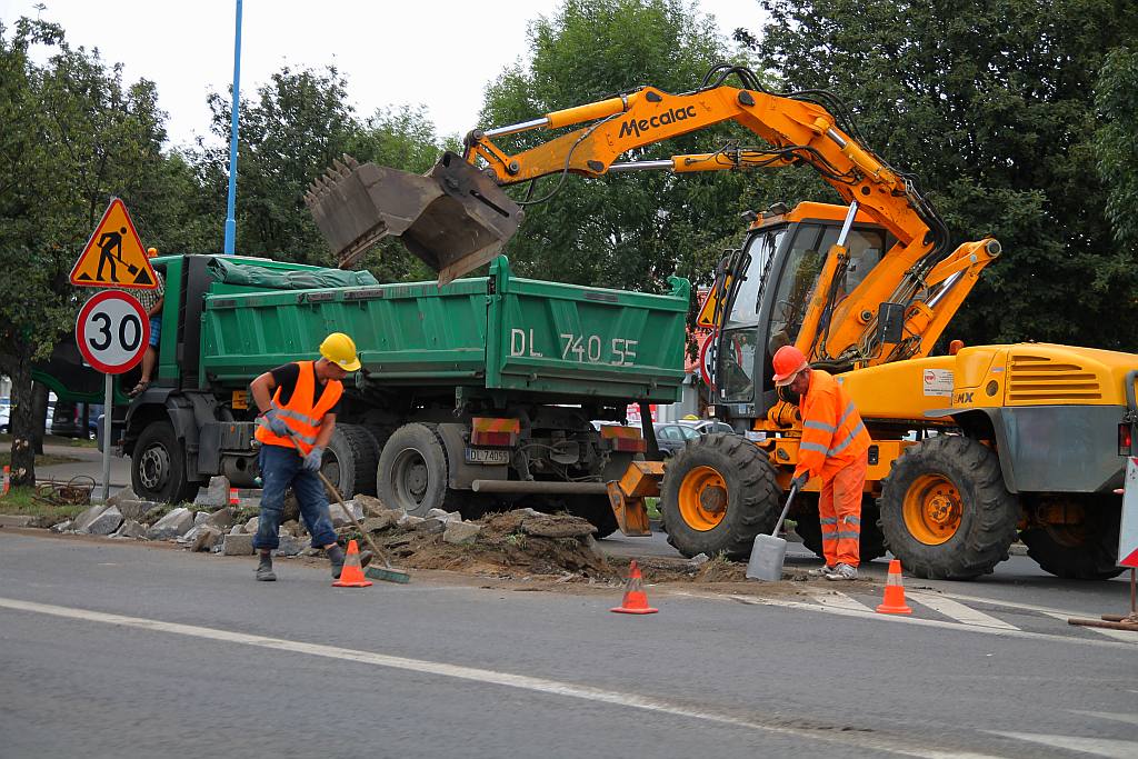 Uwaga! Zamknięty pas ruchu na Moniuszki