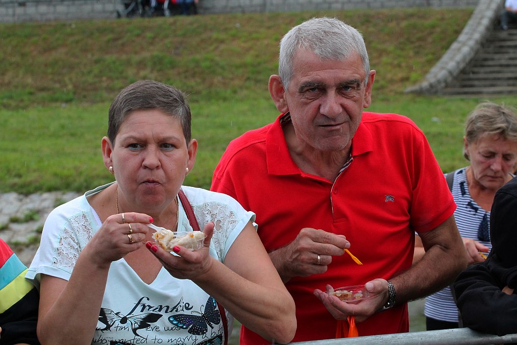 Zakaczawie się bawi i wcina pierogi
