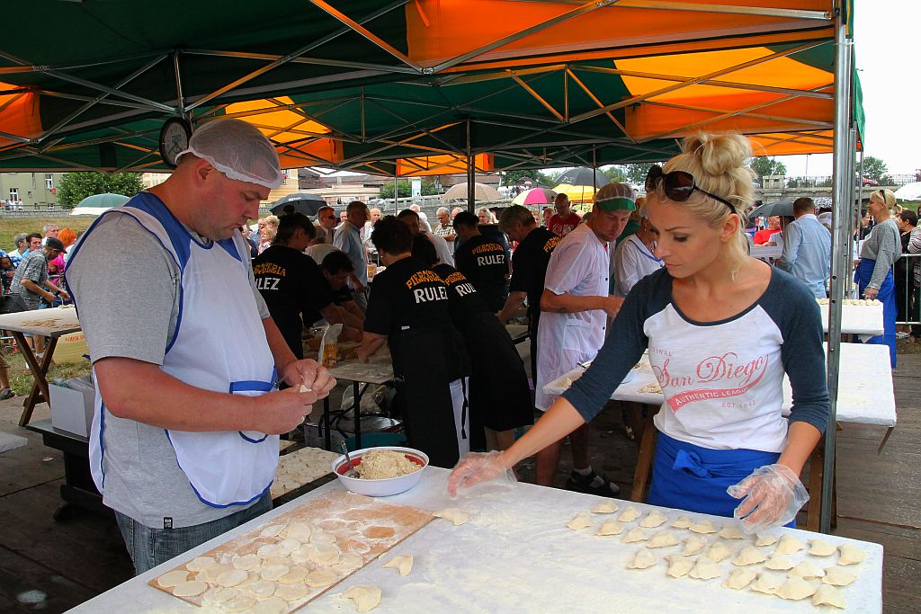 Zakaczawie się bawi i wcina pierogi