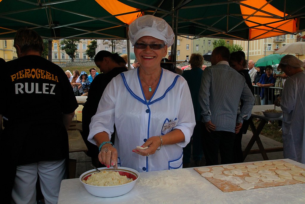 Zakaczawie się bawi i wcina pierogi