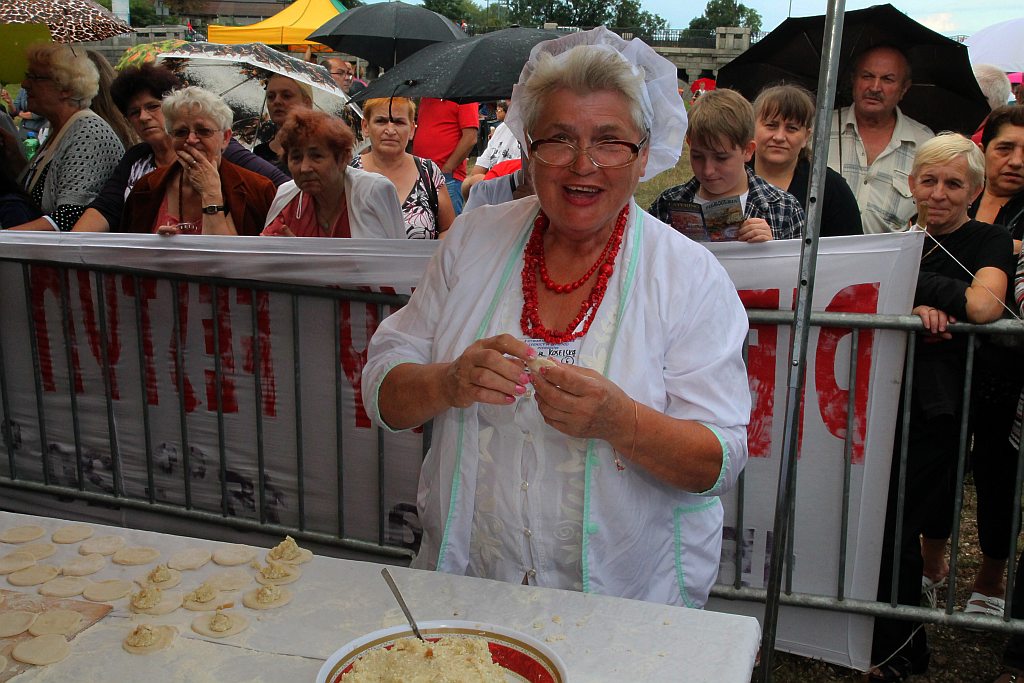 Zakaczawie się bawi i wcina pierogi