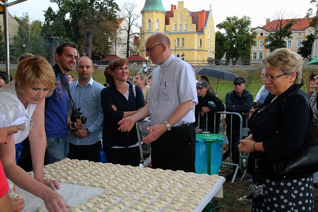 Zakaczawie się bawi i wcina pierogi