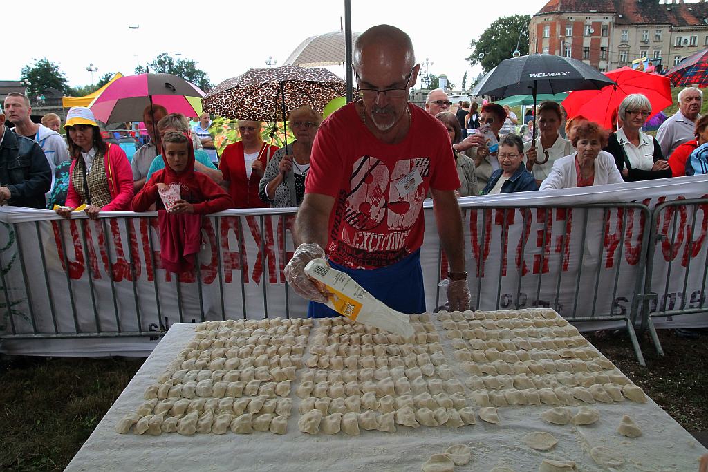 Zakaczawie się bawi i wcina pierogi
