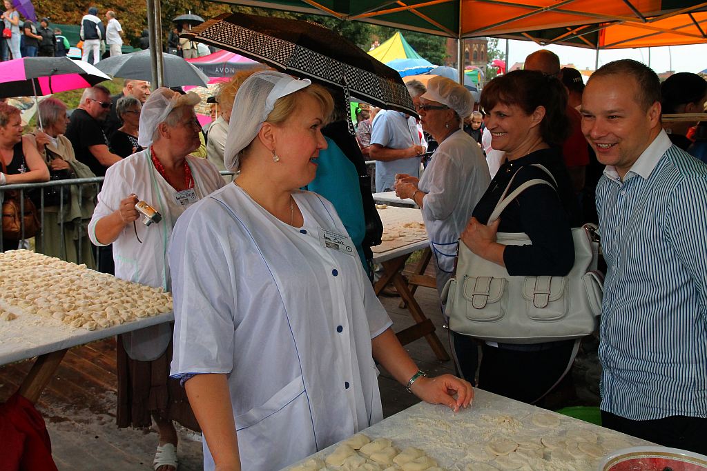 Zakaczawie się bawi i wcina pierogi