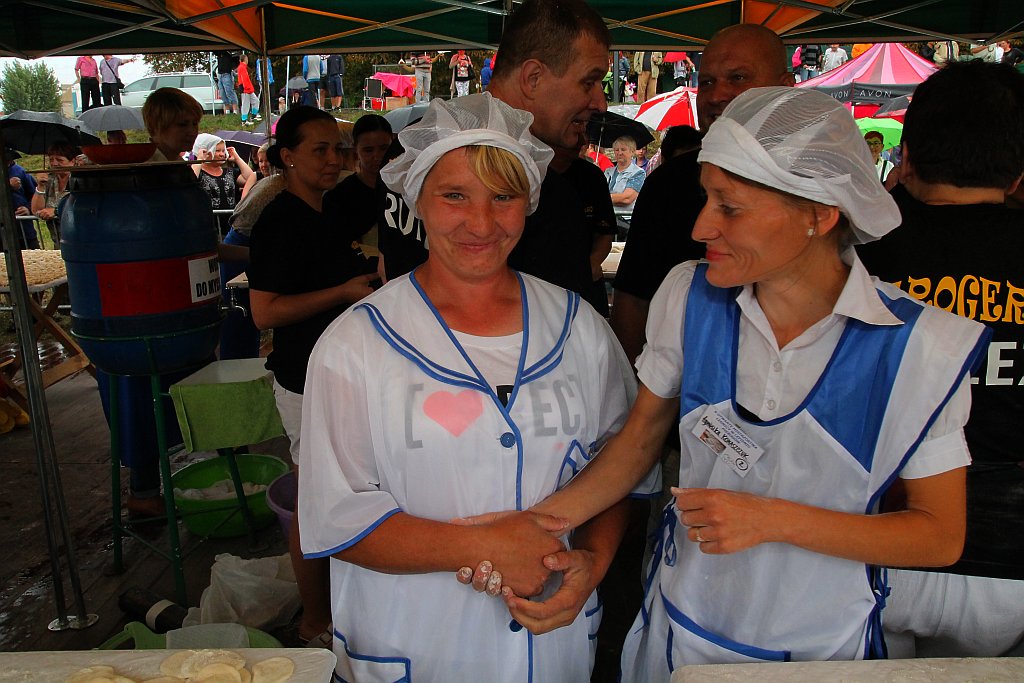 Zakaczawie się bawi i wcina pierogi