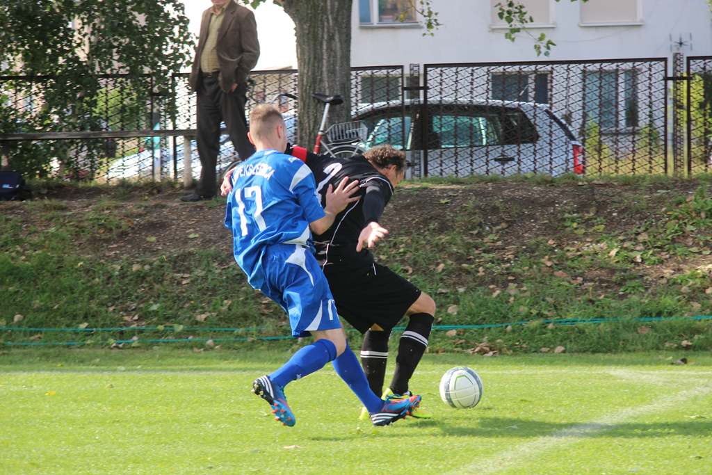 Okręgówka: Czarni - Konfeks 2:1 (2:0)