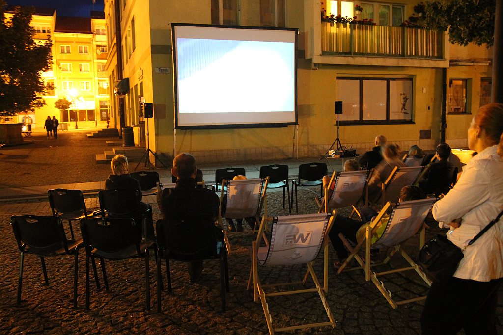 Pokaz filmów w Rynku i w Skateparku
