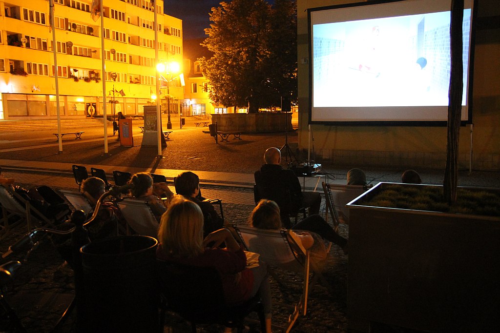 Pokaz filmów w Rynku i w Skateparku