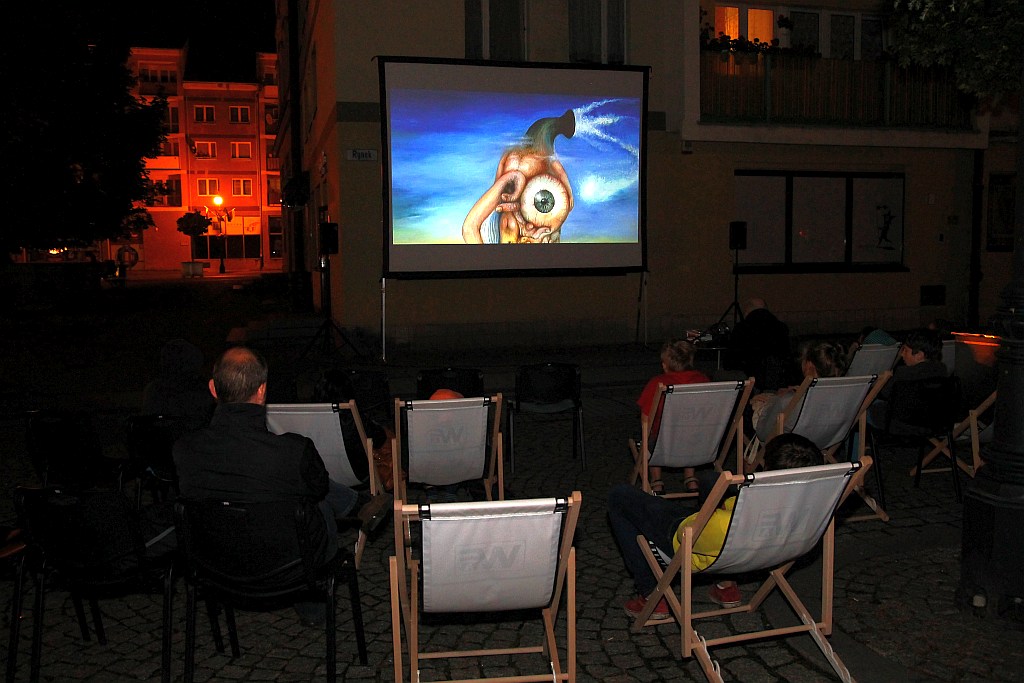 Pokaz filmów w Rynku i w Skateparku