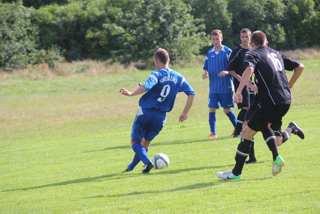 Okręgówka: Czarni - Konfeks 2:1 (2:0)
