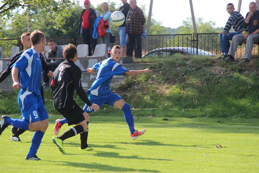 Okręgówka: Czarni - Konfeks 2:1 (2:0)