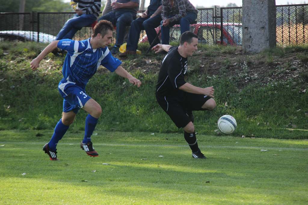 Okręgówka: Czarni - Konfeks 2:1 (2:0)