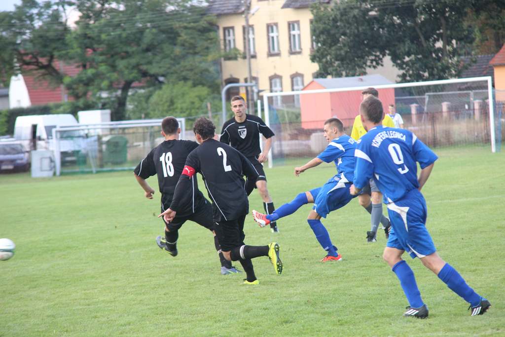 Okręgówka: Czarni - Konfeks 2:1 (2:0)