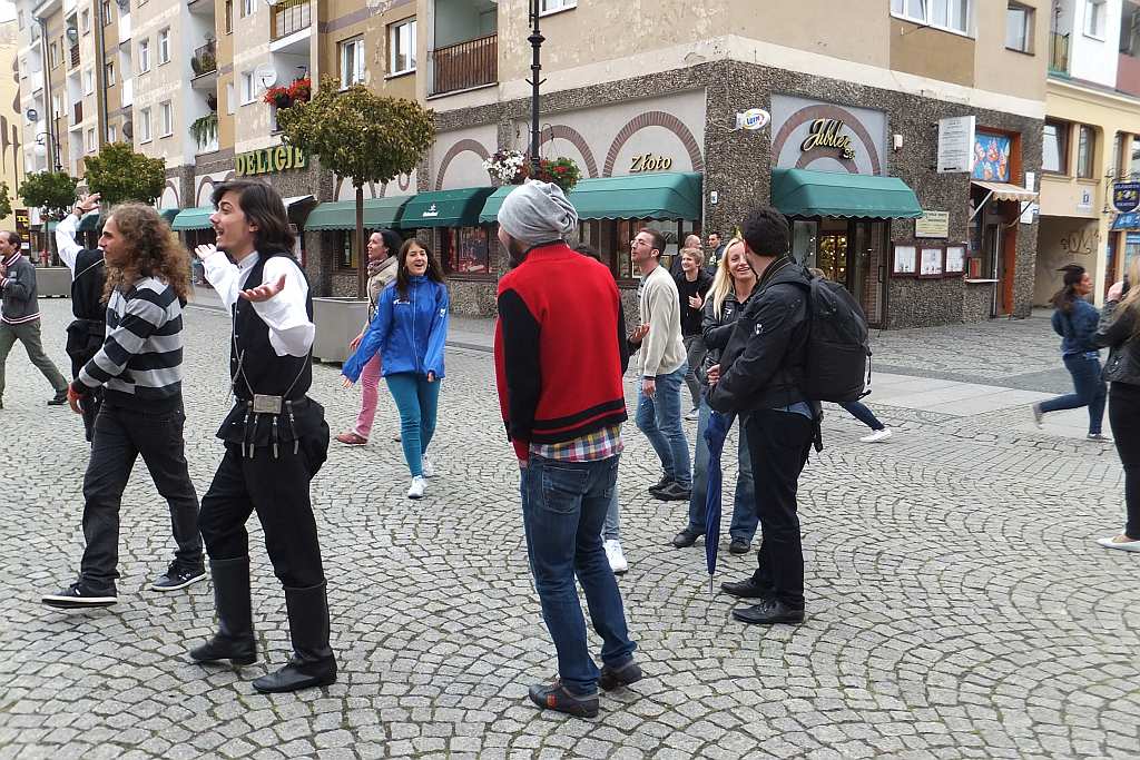 Taneczny flashmob w sercu Legnicy