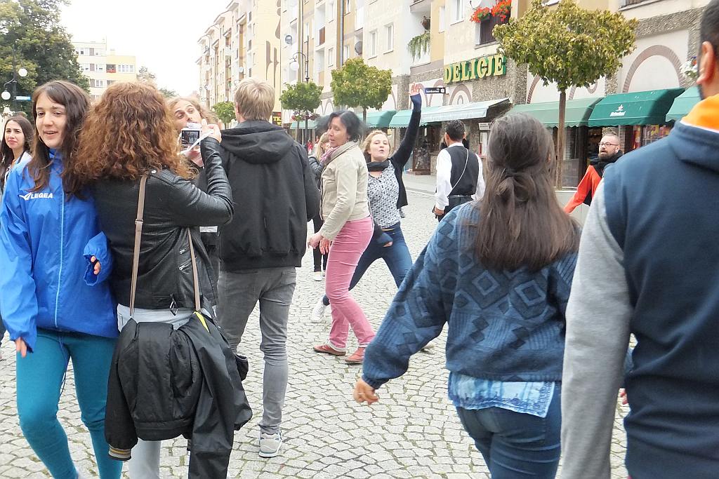 Taneczny flashmob w sercu Legnicy