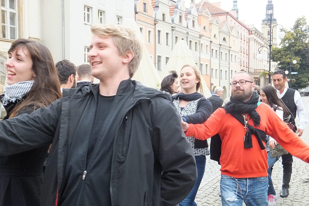 Taneczny flashmob w sercu Legnicy