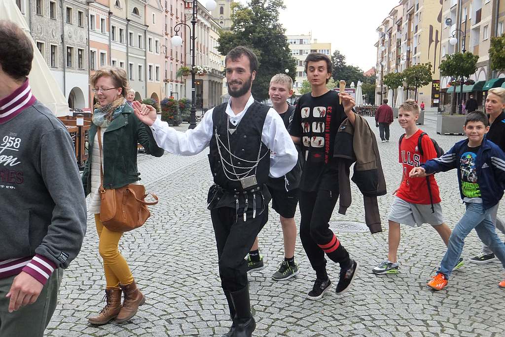 Taneczny flashmob w sercu Legnicy