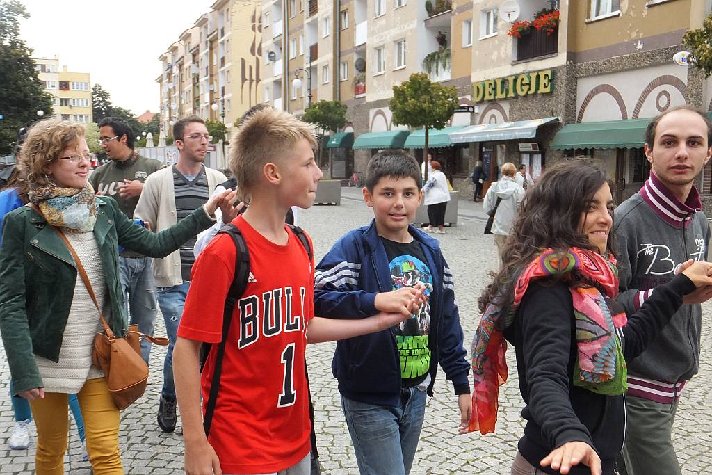Taneczny flashmob w sercu Legnicy