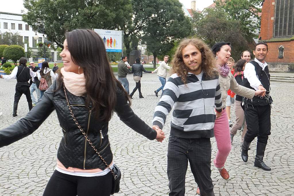 Taneczny flashmob w sercu Legnicy