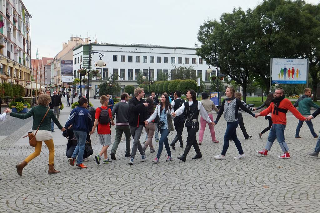 Taneczny flashmob w sercu Legnicy