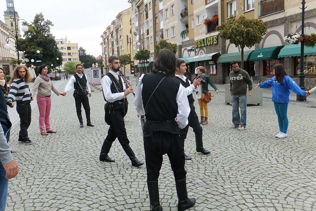 Taneczny flashmob w sercu Legnicy