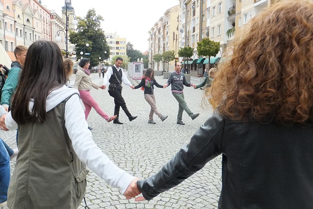 Taneczny flashmob w sercu Legnicy