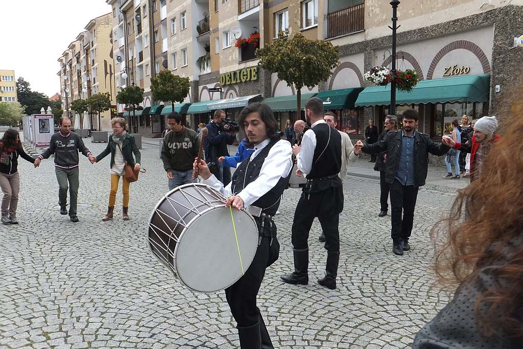 Taneczny flashmob w sercu Legnicy