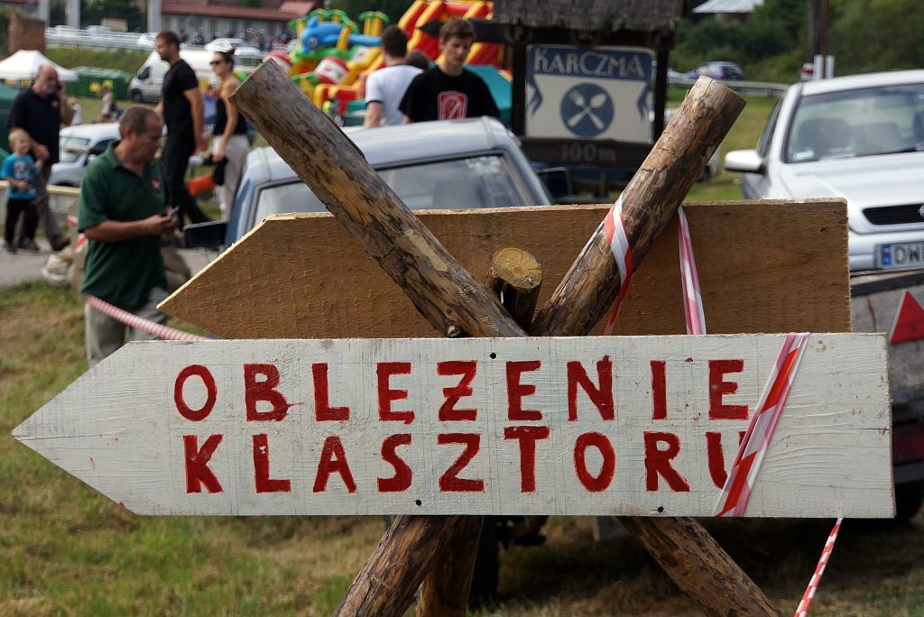 Wrogie wojska pod klasztorem w Lubiążu