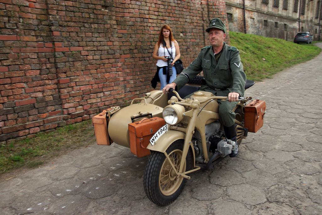 Wrogie wojska pod klasztorem w Lubiążu