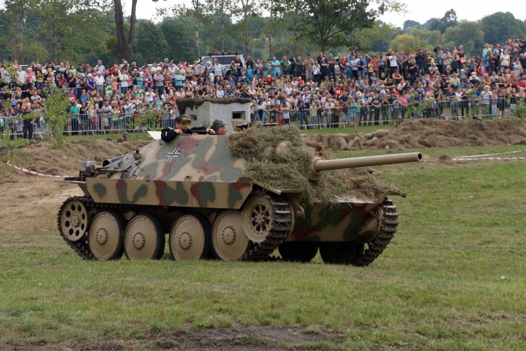 Wrogie wojska pod klasztorem w Lubiążu