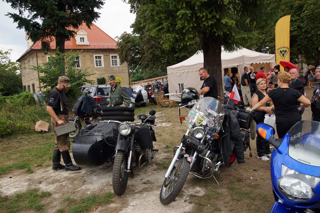 Wrogie wojska pod klasztorem w Lubiążu