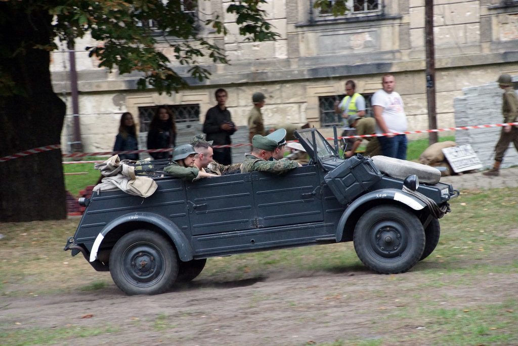 Wrogie wojska pod klasztorem w Lubiążu
