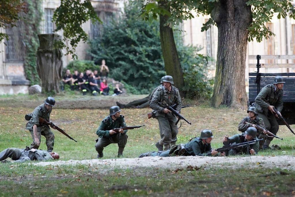 Wrogie wojska pod klasztorem w Lubiążu