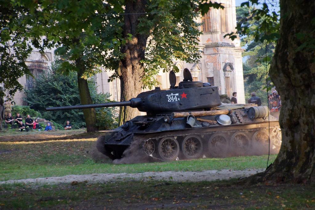 Wrogie wojska pod klasztorem w Lubiążu