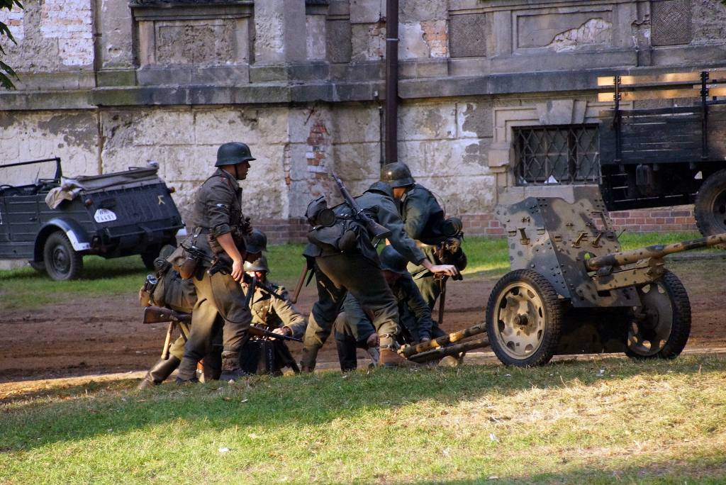 Wrogie wojska pod klasztorem w Lubiążu