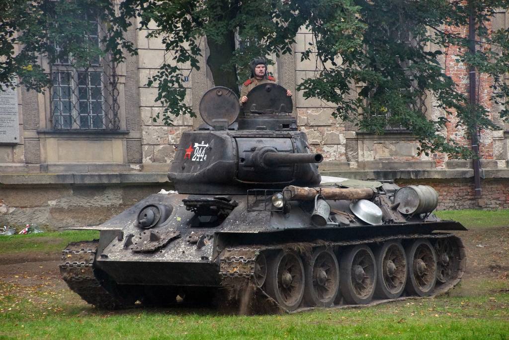 Wrogie wojska pod klasztorem w Lubiążu
